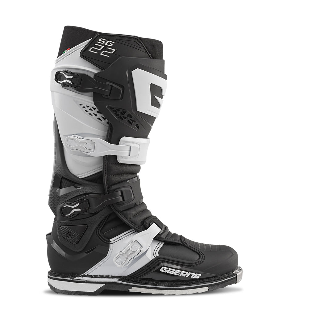 Sg22 Boots Black/White Sz 12