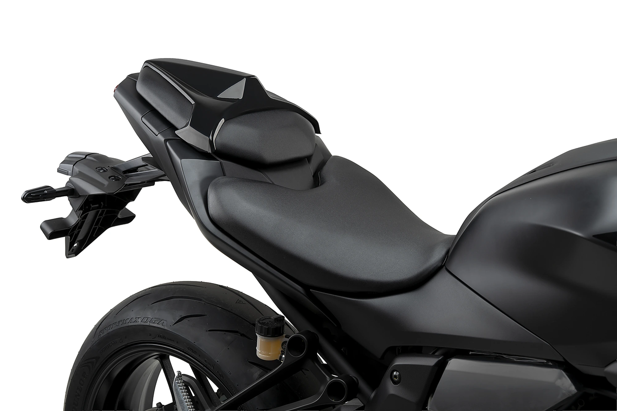 Rear Seat Cowl Black Yam